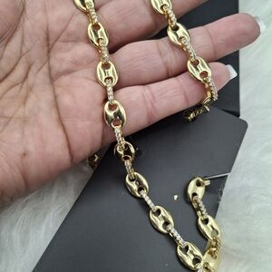 Elegant Gold Chain Necklace And Bracelet Set